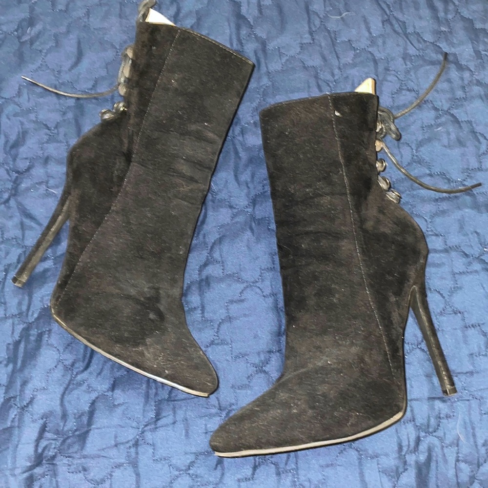 Black bootie heel